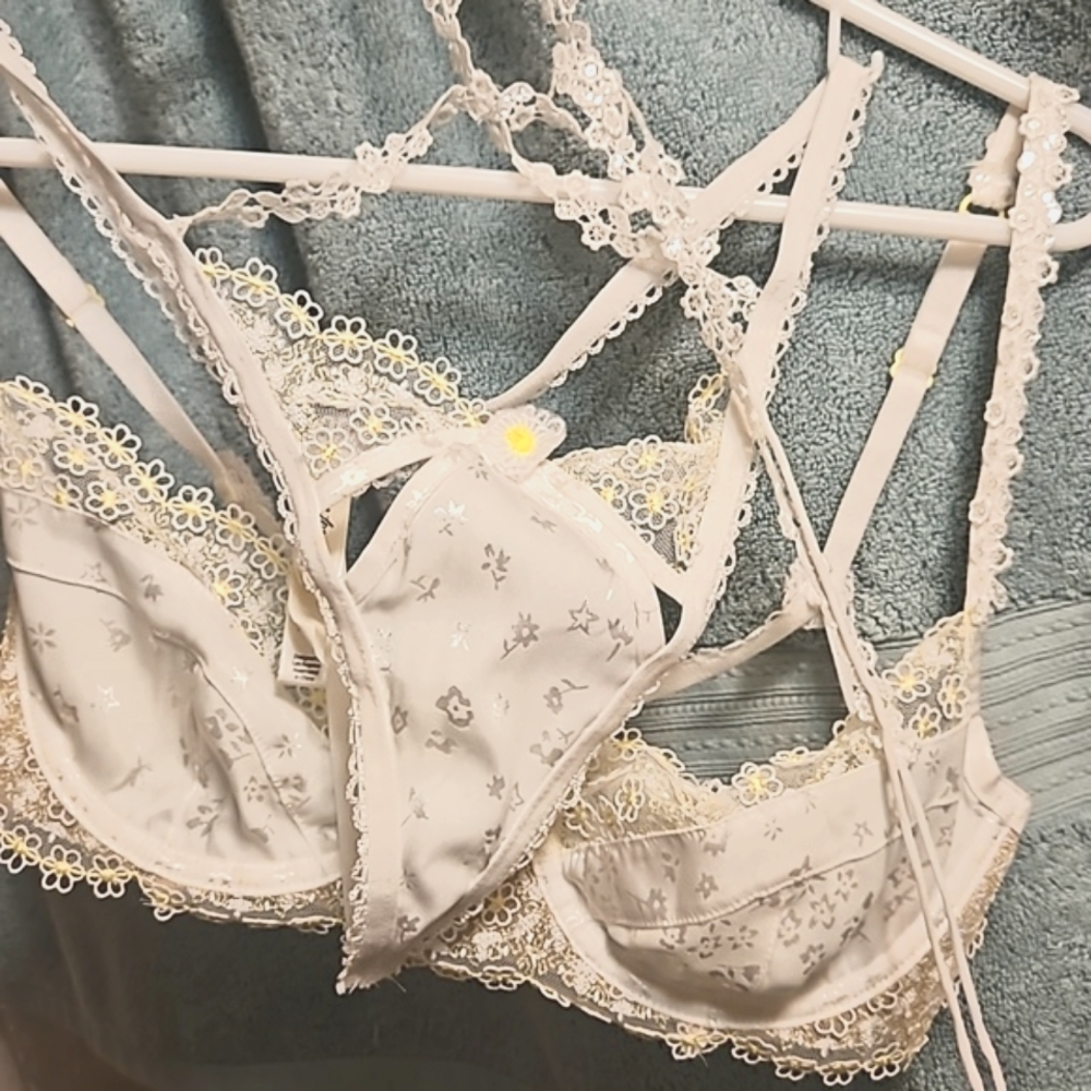 For Love and Lemons set